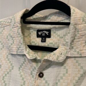 Billabong jacquard pattern short sleeve shirt - Size Medium
